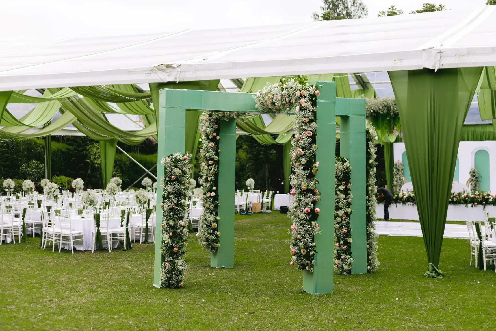Lantern centrepiece cluster