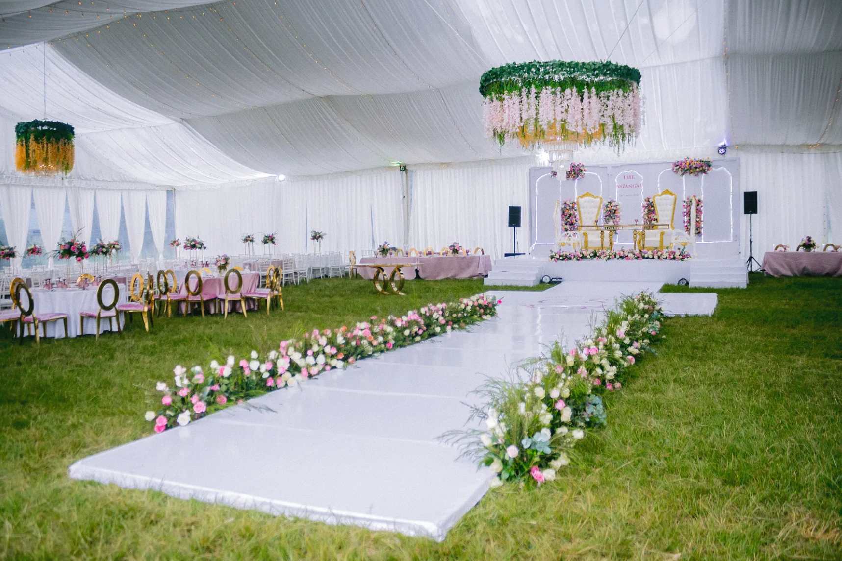Floating candle centrepiece
