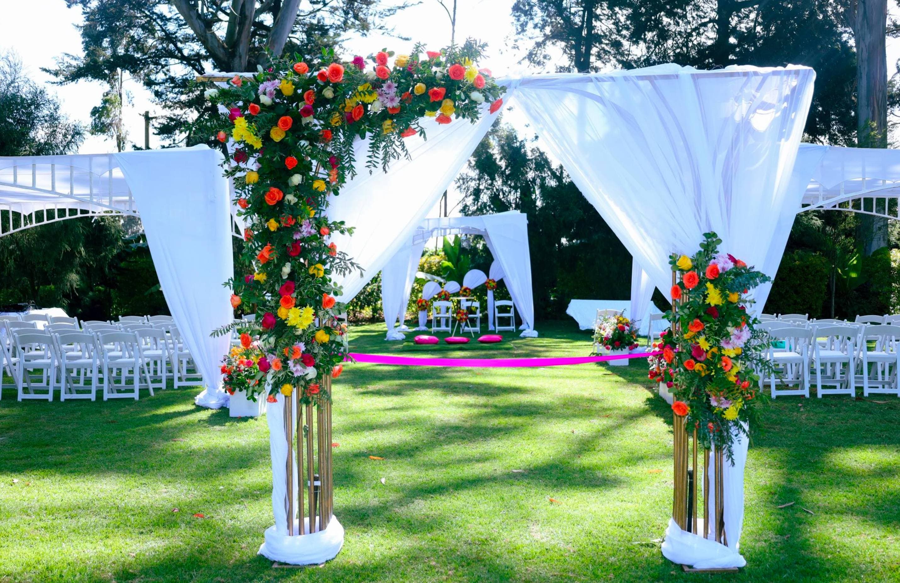 White balloon arch