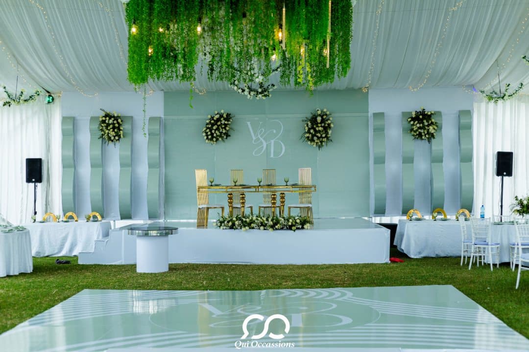 Floating candle centrepiece